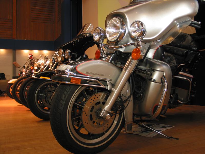  img_2470.jpg </br ><small> 2003-05-04 10:52</br >Canon PowerShot G2 7mm 1/30s f/2 </small>