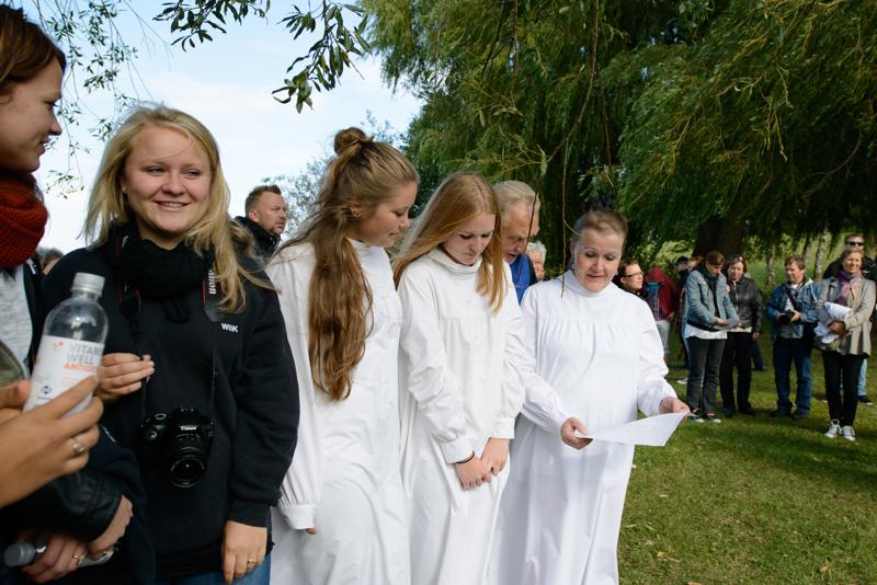  PB8_1232.JPG </br ><small> 2012-09-16 13:26</br >NIKON D800 + 14.0-24.0 mm f/2.8<br /> 24mm 1/1600s f/5.6 ISO 800</small>