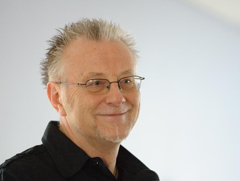  D2C_5958_NX.jpg </br >Dave Richards in action at Hvidekilde, Denmark, March 2008</br > <small> 2008-03-29 11:53</br >NIKON D200 180mm 1/40s f/2.8 ISO 800</small>