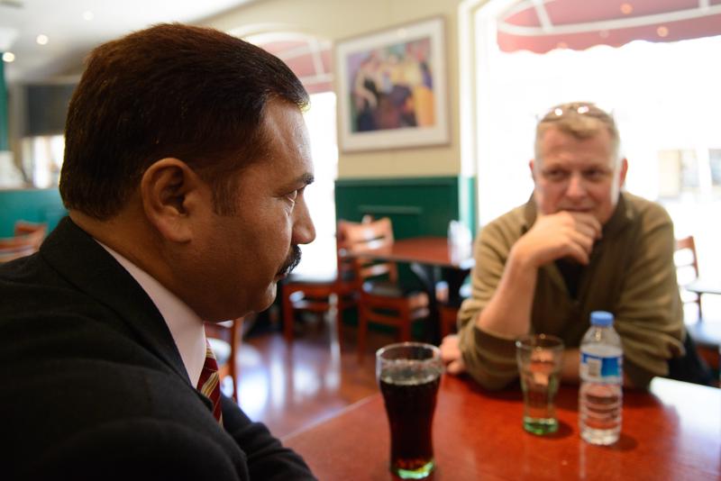  20121028_PB8_3464.JPG </br >Latif Masih, Michael Rask Christensen</br > <small> 2012-10-28 14:38</br >NIKON D800 + 24.0-70.0 mm f/2.8<br /> 24mm 1/320s f/2.8 ISO 1600</small>