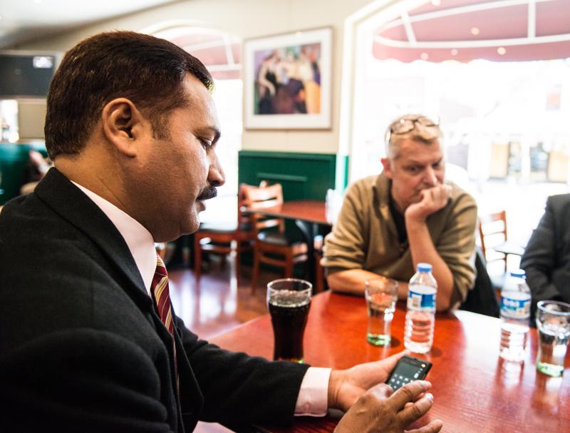  20121028_PB8_3468.JPG </br >Latif Masih, Michael Rask Christensen</br > <small> 2012-10-28 14:38</br >NIKON D800 + 24.0-70.0 mm f/2.8<br /> 24mm 1/400s f/2.8 ISO 1600</small>