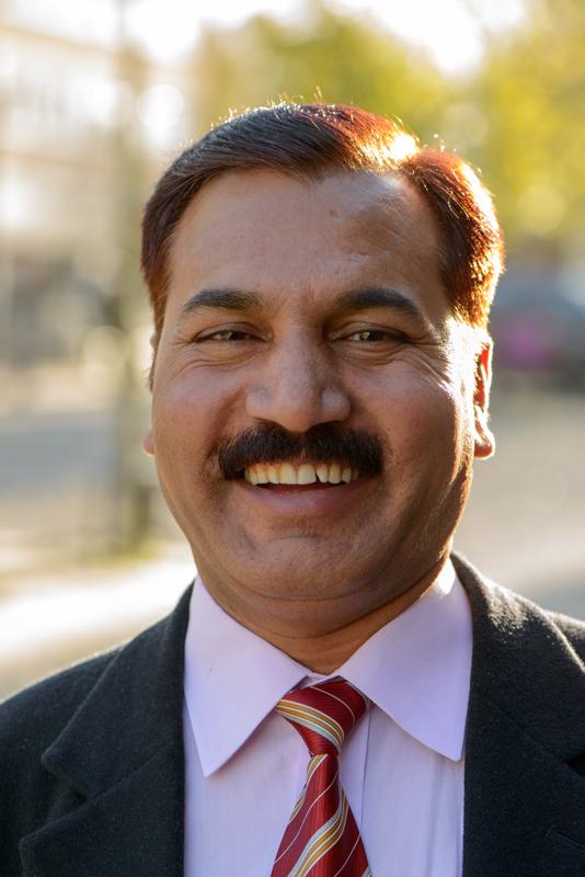  20121028_PB8_3486.JPG </br >Latif Masih</br > <small> 2012-10-28 15:15</br >NIKON D800 + 105.0 mm f/2.8<br /> 105mm 1/640s f/5 ISO 1600</small>