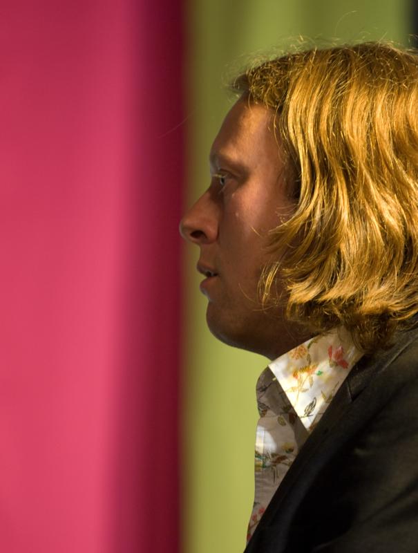  D2C_0650.jpg </br >Koncert med Anne Dorte Michelsen</br > <small> 2007-07-23 21:13</br >NIKON D200 200mm 1/50s f/2.8 ISO 400</small>