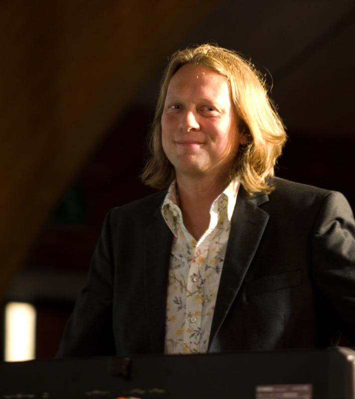  D2C_0665.jpg </br >Koncert med Anne Dorte Michelsen</br > <small> 2007-07-23 21:18</br >NIKON D200 200mm 1/25s f/2.8 ISO 400</small>