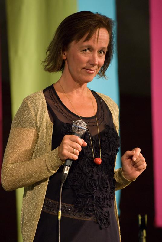  D2C_0695.jpg </br >Koncert med Anne Dorte Michelsen</br > <small> 2007-07-23 21:26</br >NIKON D200 200mm 1/90s f/4 ISO 800</small>