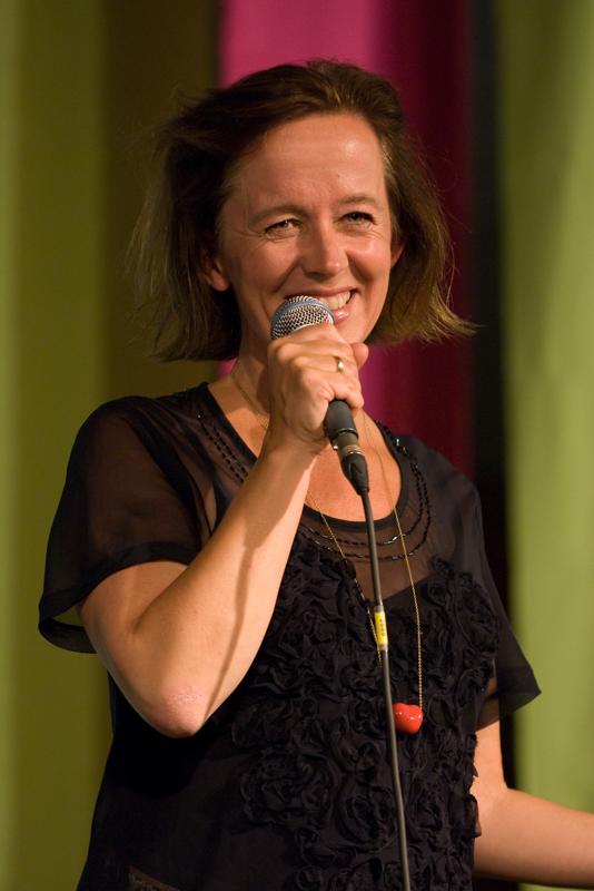 D2C_0734.jpg </br >Koncert med Anne Dorte Michelsen</br > <small> 2007-07-23 21:54</br >NIKON D200 200mm 1/160s f/4 ISO 800</small>