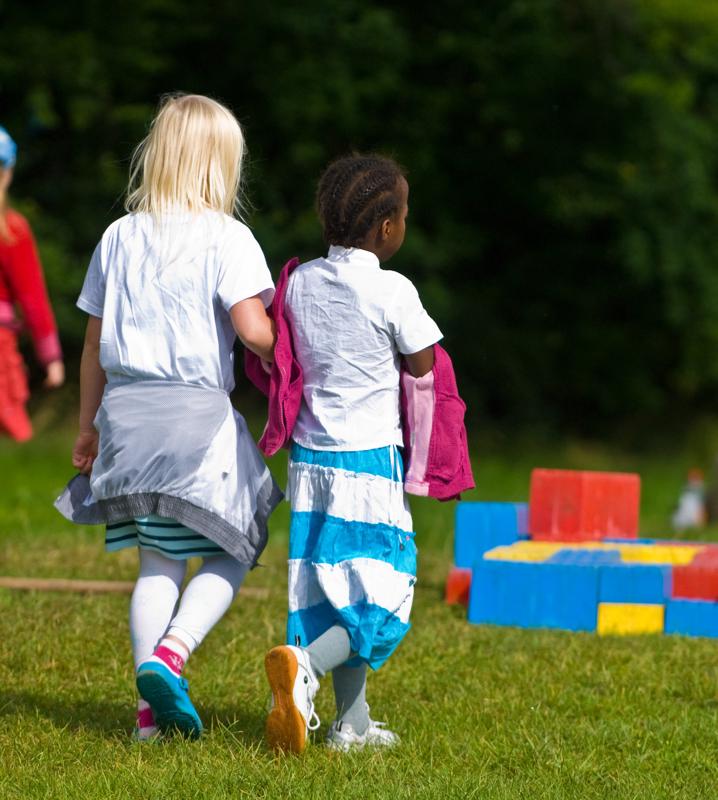  D2C_0880.jpg </br >Boernefestival</br > <small> 2007-07-25 10:09</br >NIKON D200 200mm 1/4000s f/4 ISO 400</small>