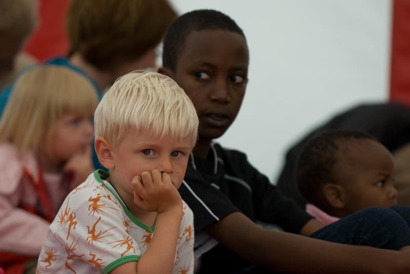  D2C_0887.jpg </br >Boernefestival</br > <small> 2007-07-25 10:12</br >NIKON D200 200mm 1/320s f/4 ISO 400</small>