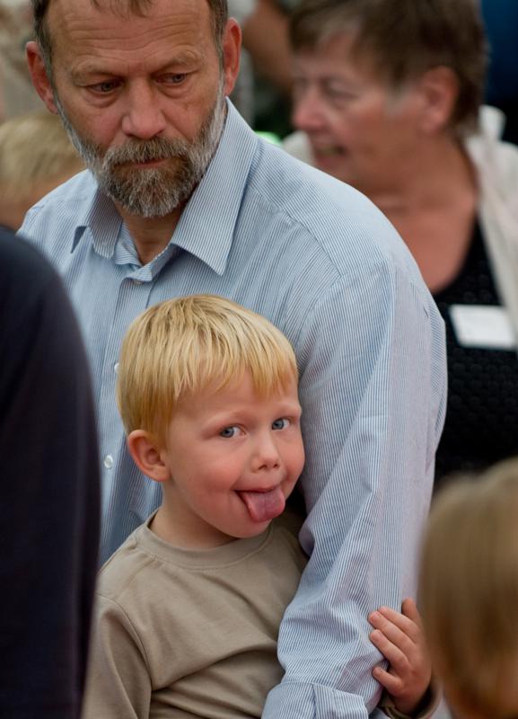  D2C_0889.jpg </br >Boernefestival</br > <small> 2007-07-25 10:12</br >NIKON D200 200mm 1/250s f/2.8 ISO 400</small>