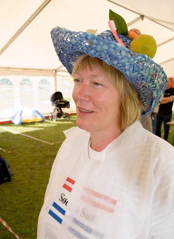  D2C_0955.jpg </br >Boernefestival</br > <small> 2007-07-25 10:33</br >NIKON D200 17mm 1/250s f/5.6 ISO 400</small>