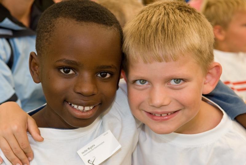  D2C_0983.jpg </br >Boernefestival</br > <small> 2007-07-25 10:43</br >NIKON D200 55mm 1/90s f/5.6 ISO 200</small>