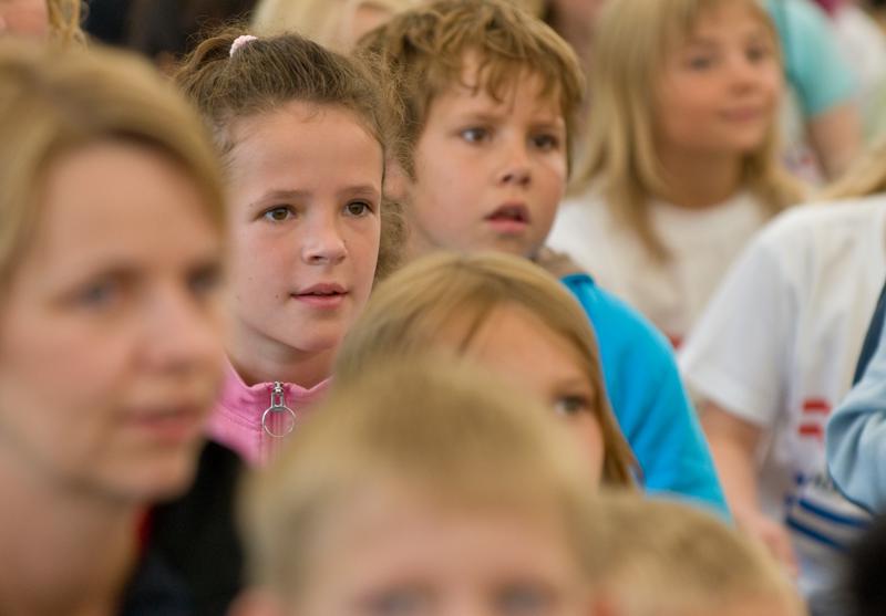  D2C_0997.jpg </br >Boernefestival</br > <small> 2007-07-25 10:50</br >NIKON D200 200mm 1/100s f/4 ISO 400</small>