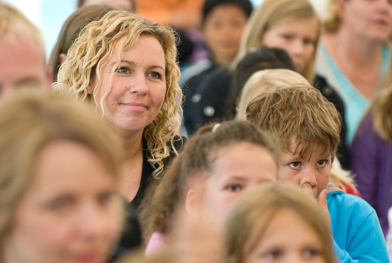  D2C_0999.jpg </br >Boernefestival</br > <small> 2007-07-25 10:50</br >NIKON D200 200mm 1/60s f/4 ISO 400</small>