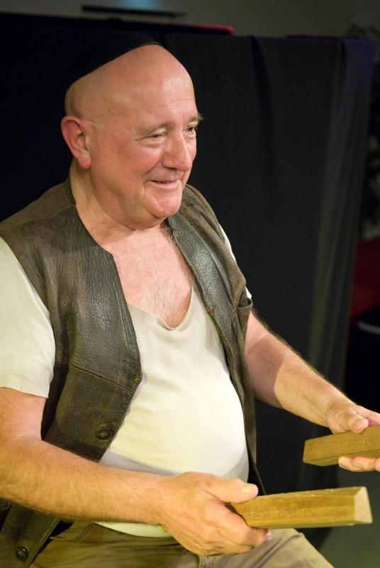  D2C_1159.jpg </br >Ebbe Trenskow</br > <small> 2007-07-25 23:11</br >NIKON D200 40mm 1/90s f/2.8 ISO 800</small>