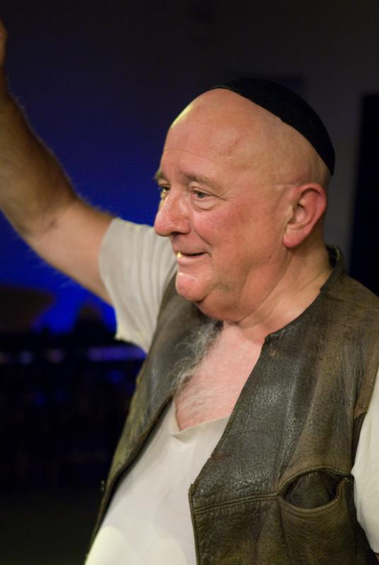  D2C_1176.jpg </br >Ebbe Trenskow</br > <small> 2007-07-25 23:13</br >NIKON D200 55mm 1/125s f/2.8 ISO 800</small>