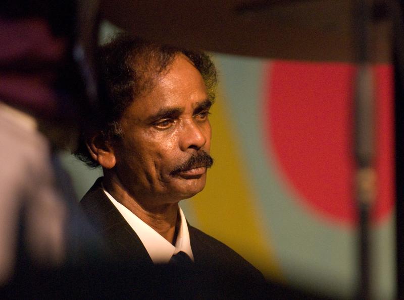  D2C_1093.jpg </br ><small> 2007-07-25 14:01</br >NIKON D200 200mm 1/160s f/2.8 ISO 1600</small>