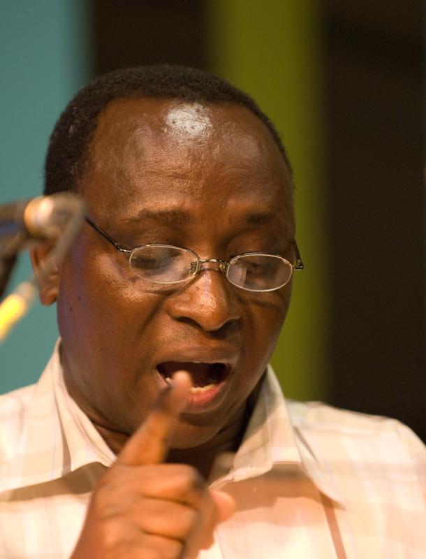  D2C_0853.jpg </br ><small> 2007-07-25 09:45</br >NIKON D200 200mm 1/80s f/2.8 ISO 800</small>