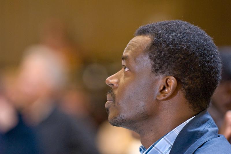  D2C_0865.jpg </br ><small> 2007-07-25 09:48</br >NIKON D200 200mm 1/40s f/2.8 ISO 800</small>