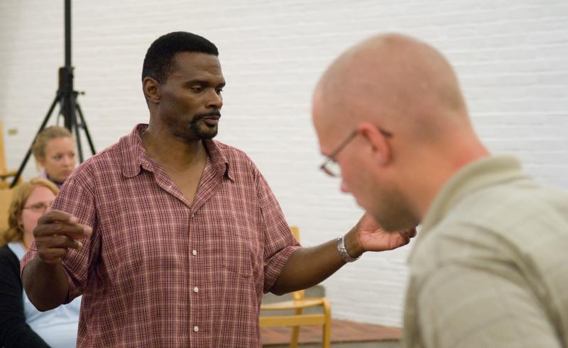  D2C_1386.jpg </br >Gospel med Ken Anderson</br > <small> 2007-07-27 11:54</br >NIKON D200 55mm 1/80s f/2.8 ISO 800</small>