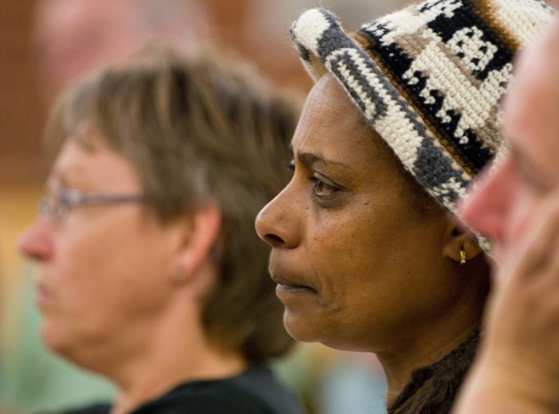  D2C_1428.jpg </br >Gospel med Ken Anderson</br > <small> 2007-07-27 11:58</br >NIKON D200 200mm 1/30s f/2.8 ISO 800</small>