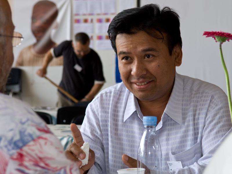  D2C_1238.jpg </br >Familie fra Slagelse menighed</br > <small> 2007-07-26 13:15</br >NIKON D200 55mm 1/80s f/5.6 ISO 400</small>