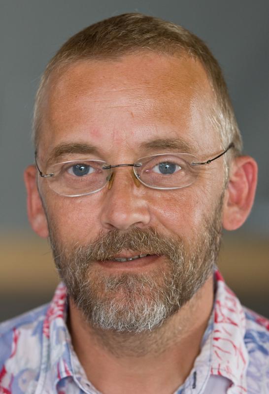  D2C_1281.jpg </br >Lennart</br > <small> 2007-07-26 13:23</br >NIKON D200 105mm 1/45s f/4 ISO 400</small>