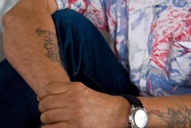  D2C_1297.jpg </br >Lennart</br > <small> 2007-07-26 13:27</br >NIKON D200 38mm 1/50s f/2.8 ISO 400</small>