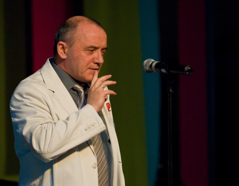  D2C_1188.jpg </br >Parush Parushev</br > <small> 2007-07-26 11:00</br >NIKON D200 170mm 1/180s f/2.8 ISO 800</small>