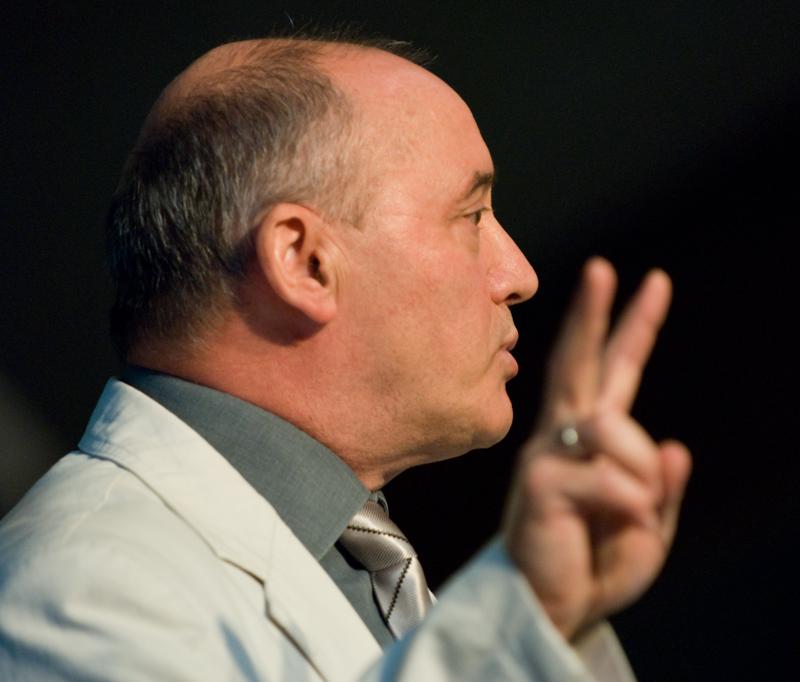  D2C_1203.jpg </br >Parush Parushev</br > <small> 2007-07-26 11:04</br >NIKON D200 170mm 1/125s f/2.8 ISO 800</small>