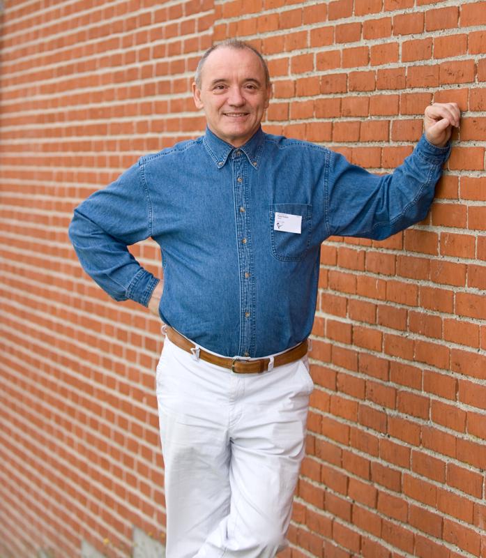  D2C_1523.jpg </br >Parush Parushev</br > <small> 2007-07-28 09:35</br >NIKON D200 70mm 1/250s f/2.8 ISO 100</small>