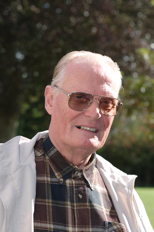  dsc_0525_std.jpg </br ><small> 2004-09-26 12:59</br >NIKON D70 85mm 1/500s f/6.3 </small>