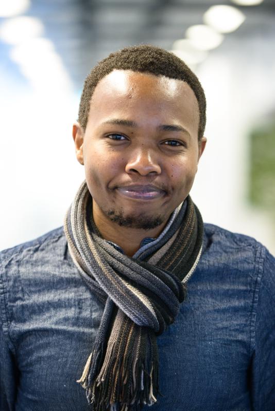  20131215_PB8_8190.JPG </br ><small> 2013-12-15 14:24</br >NIKON D800 + 70.0-200.0 mm f/2.8<br /> 116mm 1/125s f/2.8 ISO 3200</small>