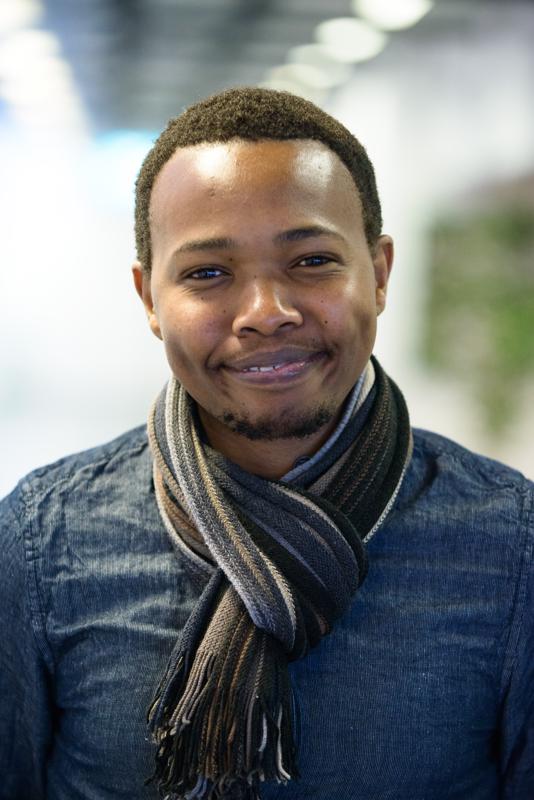  20131215_PB8_8191.JPG </br ><small> 2013-12-15 14:25</br >NIKON D800 + 70.0-200.0 mm f/2.8<br /> 116mm 1/200s f/2.8 ISO 3200</small>