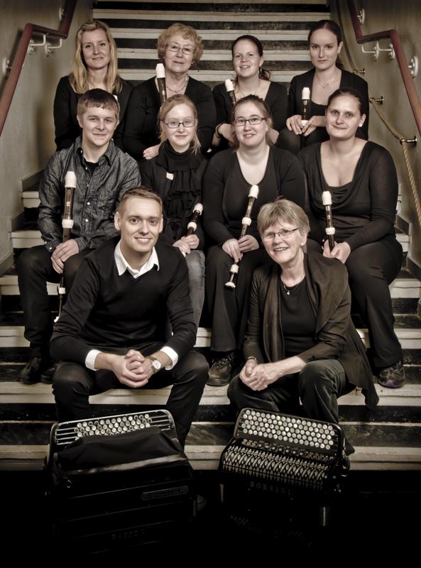  D3C_7097-2.jpg </br ><small> 2011-04-05 20:03</br >NIKON D300 + 17.0-55.0 mm f/2.8<br /> 26mm 1/160s f/8 ISO 100</small>