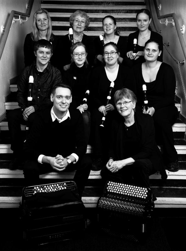  D3C_7097-3.jpg </br ><small> 2011-04-05 20:03</br >NIKON D300 + 17.0-55.0 mm f/2.8<br /> 26mm 1/160s f/8 ISO 100</small>