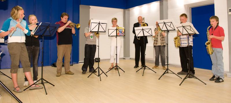  D3C_0672.jpg </br ><small> 2008-05-22 19:10</br >NIKON D300 17mm 1/30s f/4 ISO 500</small>