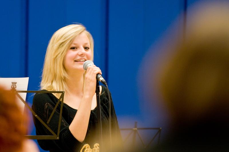  D3C_0687.jpg </br ><small> 2008-05-22 19:18</br >NIKON D300 200mm 1/25s f/2.8 ISO 1000</small>