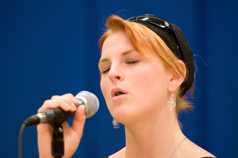  D3C_0735.jpg </br ><small> 2008-05-22 20:02</br >NIKON D300 175mm 1/30s f/2.8 ISO 800</small>