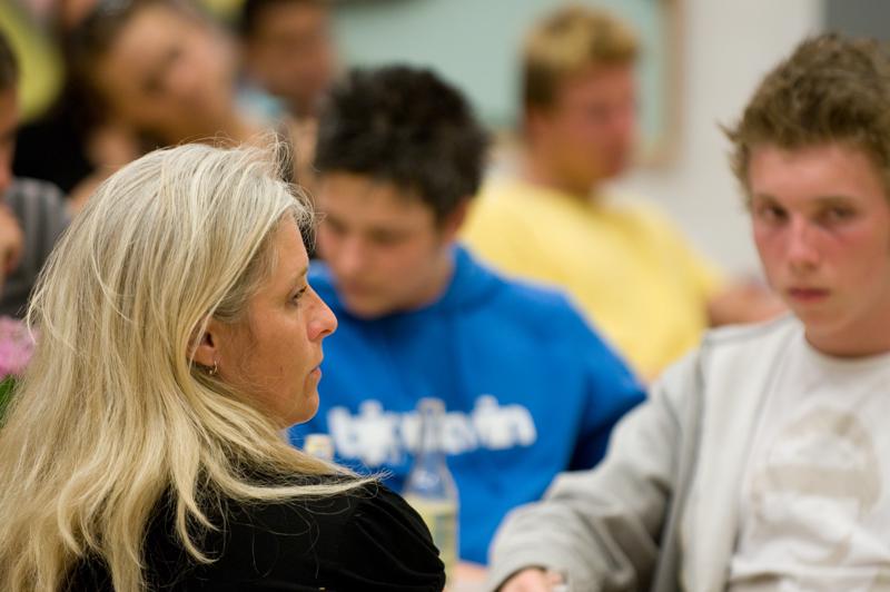  D3C_0750.jpg </br ><small> 2008-05-22 20:17</br >NIKON D300 200mm 1/40s f/2.8 ISO 800</small>