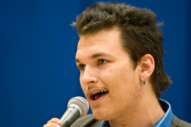  D3C_0756.jpg </br ><small> 2008-05-22 20:20</br >NIKON D300 200mm 1/25s f/2.8 ISO 800</small>