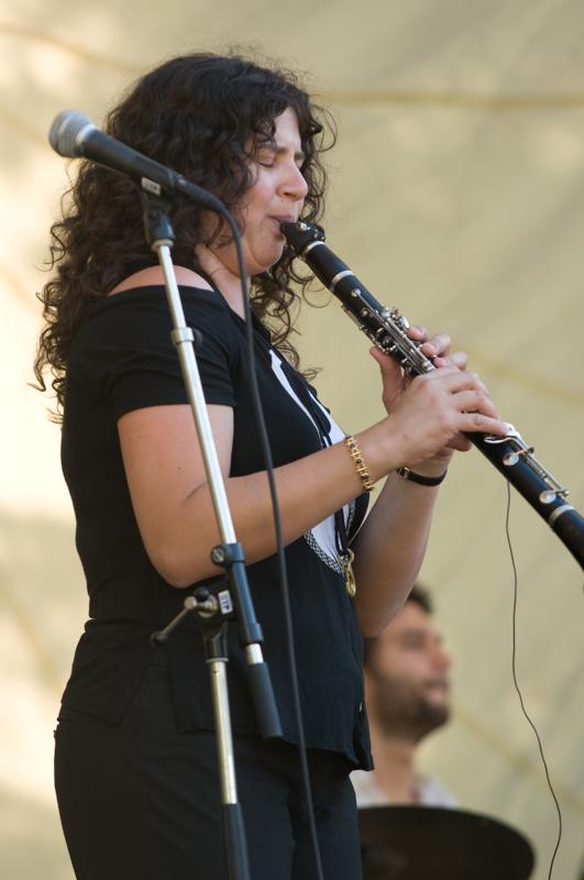  D3C_2503.jpg </br ><small> 2008-07-12 19:00</br >NIKON D300 200mm 1/250s f/4 ISO 200</small>