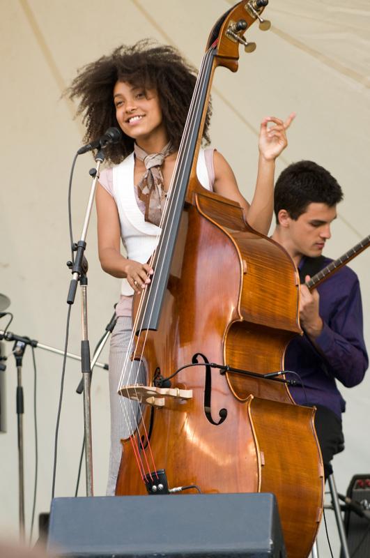  D3C_2594.jpg </br ><small> 2008-07-12 20:05</br >NIKON D300 200mm 1/250s f/4 ISO 500</small>