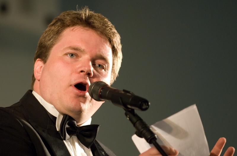  D2C_9010.jpg </br ><small> 2007-04-27 19:08</br >NIKON D200 175mm 1/50s f/2.8 ISO 800</small>