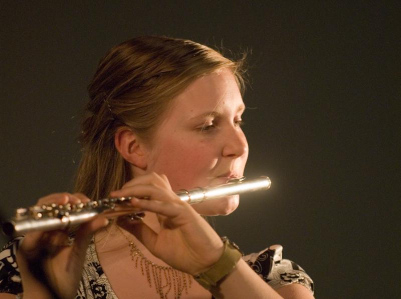  D2C_9042.jpg </br ><small> 2007-04-27 19:41</br >NIKON D200 200mm 1/125s f/2.8 ISO 800</small>