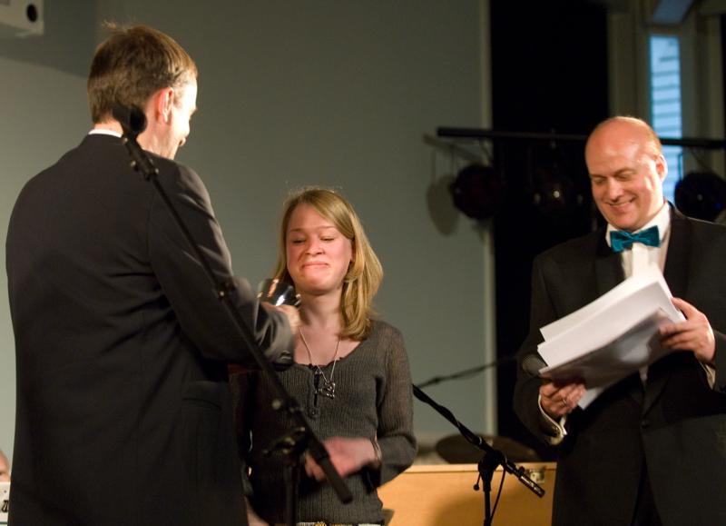  D2C_9102.jpg </br ><small> 2007-04-27 20:17</br >NIKON D200 70mm 1/30s f/2.8 ISO 800</small>