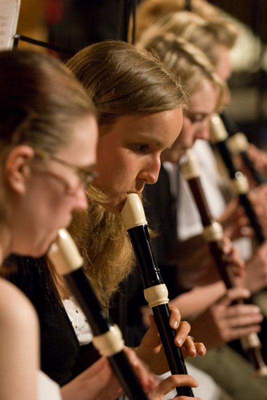  D2C_9158.jpg </br ><small> 2007-04-27 21:17</br >NIKON D200 116mm 1/15s f/2.8 ISO 800</small>