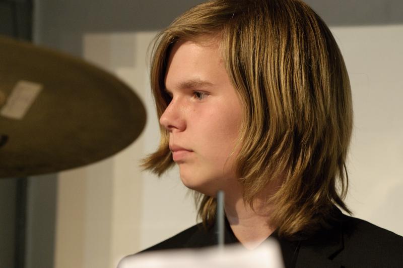  D3C_7632.jpg </br ><small> 2009-05-04 19:23</br >NIKON D300 130mm 1/60s f/4 ISO 900</small>