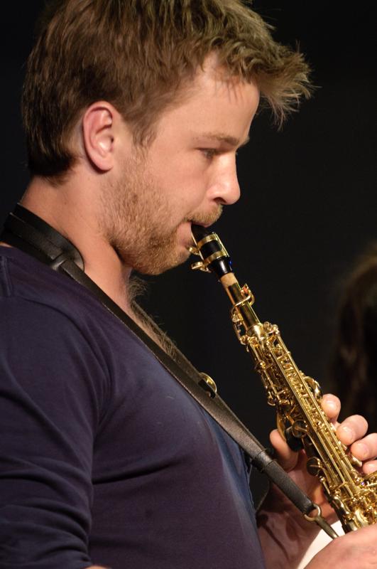  D3C_7641.jpg </br ><small> 2009-05-04 19:33</br >NIKON D300 200mm 1/60s f/4 ISO 1250</small>