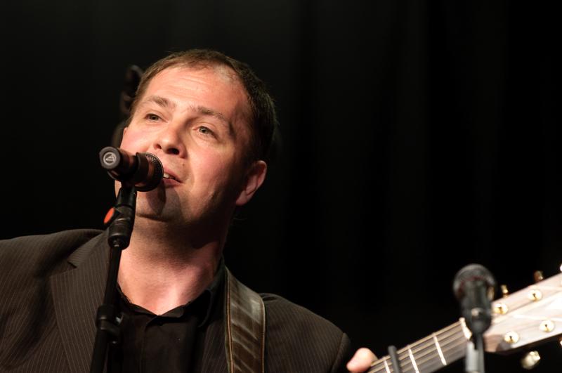  D3C_7651.jpg </br ><small> 2009-05-04 19:39</br >NIKON D300 180mm 1/60s f/4 ISO 450</small>