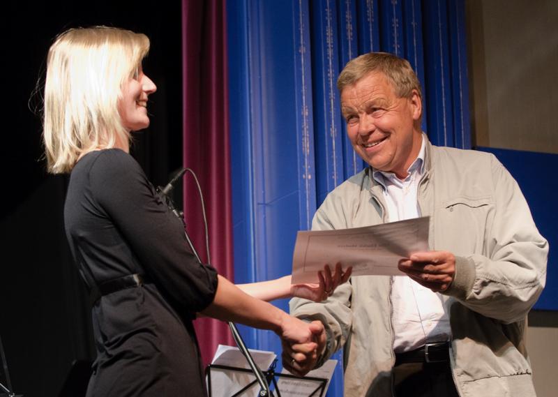  D3C_7697.jpg </br ><small> 2009-05-04 20:04</br >NIKON D300 70mm 1/50s f/4 ISO 1600</small>